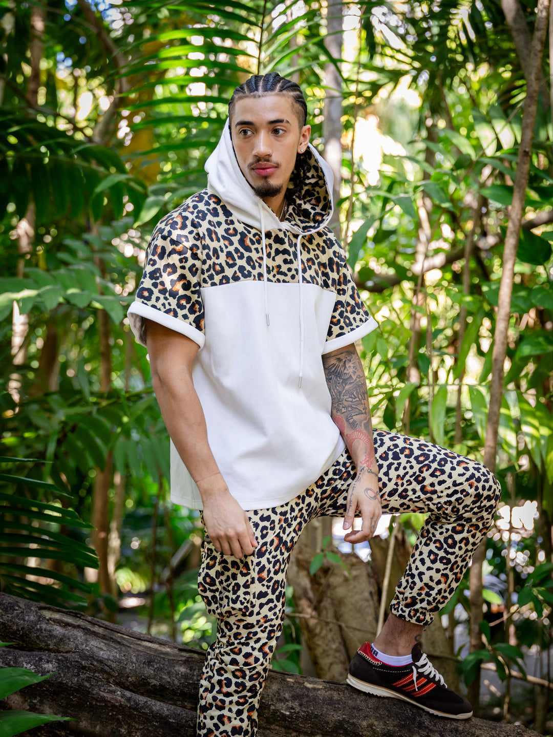 WILD SHORT SLEEVED HOODIE
